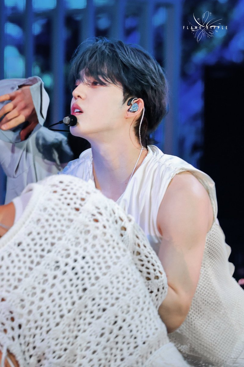 240723 캐럿랜드
🤍
#세븐틴 #SEVENTEEN  
#에스쿱스 #SCOUPS #최승철 #승철
#エスクプス
    
<a href="/pledis_17/">세븐틴(SEVENTEEN)</a>