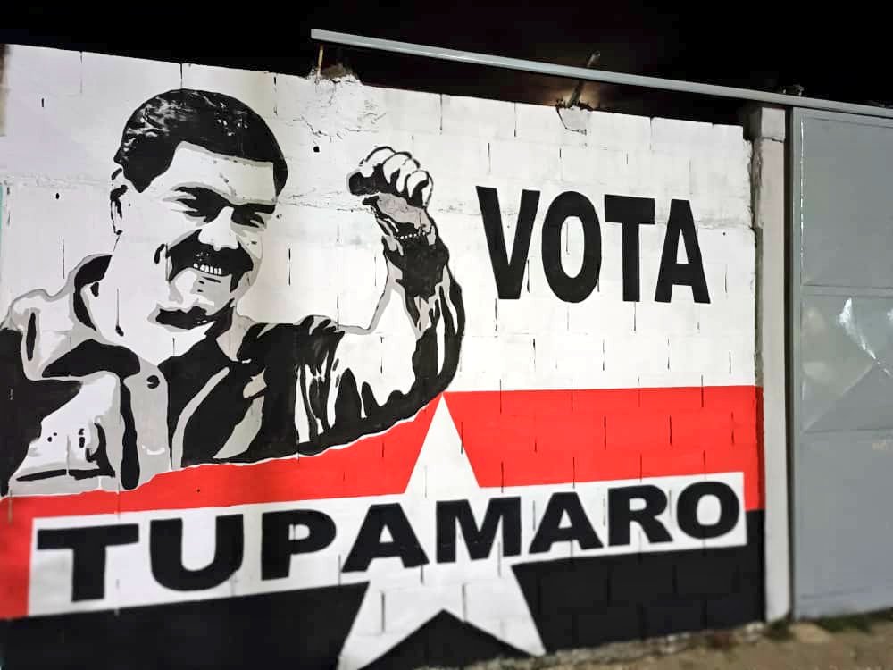 TupamaroMRT_'s tweet photo. ¡𝙑𝙖𝙢𝙤𝙨 𝙋𝙖' 𝙇𝙖𝙣𝙩𝙚!🎨🔴⚫
Desde el Mpio. Aragua Edo. @AnzoateguiMrt3 nuestra Brigada Muralista continúa en las calles con Alegría #PintandoVictoria
Este #28Jul vamos todos a votar por nuestro candidato de la Paz @NicolasMaduro
𝕍𝕆𝕋𝔸 𝕋𝕌ℙ𝔸𝕄𝔸ℝ𝕆 #TupamaroConNico https://t.co/JRdywGOkQk