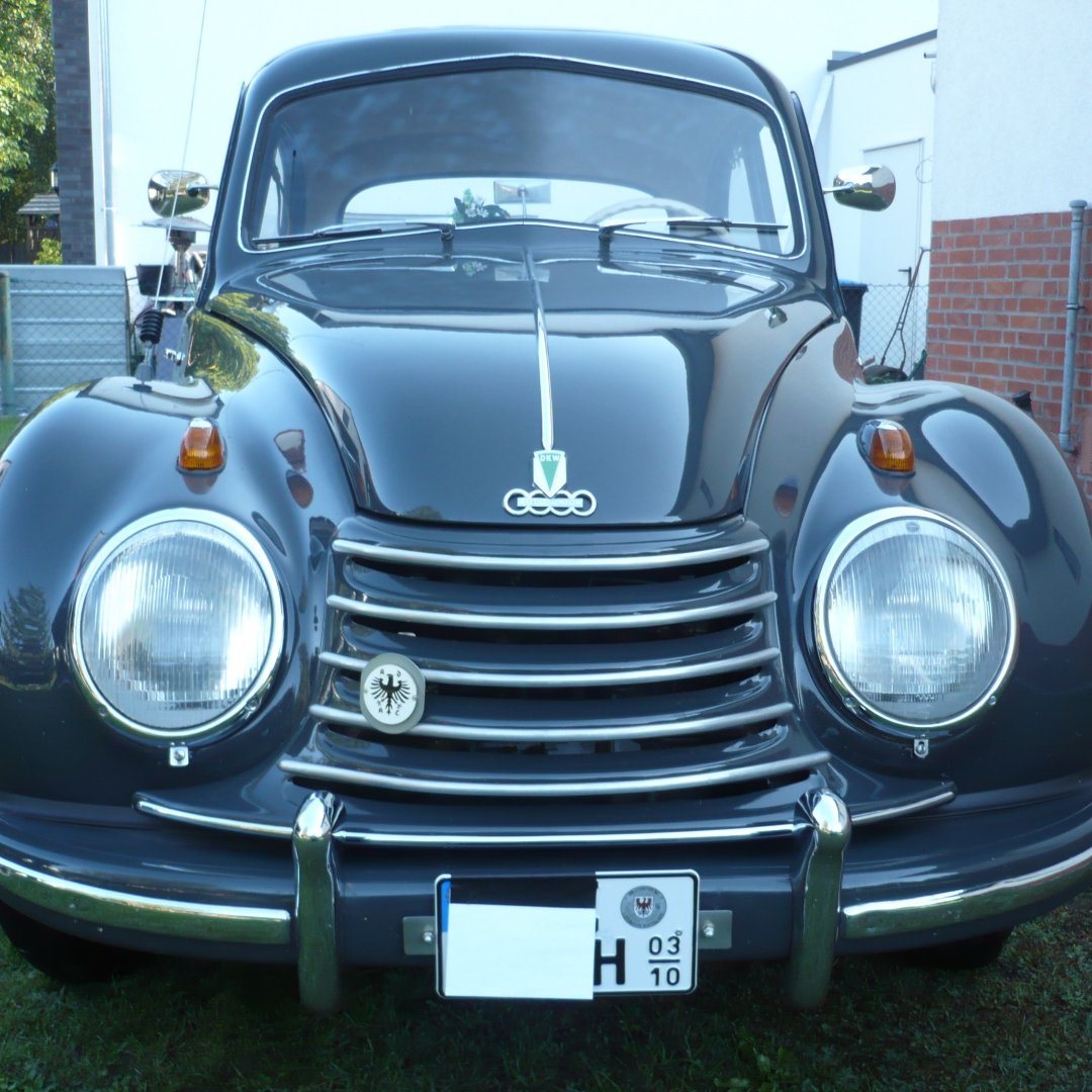 Ziegeleipark Mildenberg (@ziegeleipark) on Twitter photo Eine Rarität präsentiert Klaus Krüger beim Oldtimer- & Traktorentreffen am 03.08. im <a href="/Ziegeleipark/">Ziegeleipark Mildenberg</a>!
„Die Kaufentscheidung war das Baujahr von 1954 & die gefällige Form, mit den Türen die nach hinten zu offen sind.“ so Herr Krüger. Eine Rarität präsentiert Klaus Krüger beim Oldtimer- & Traktorentreffen am 03.08. im <a href="/Ziegeleipark/">Ziegeleipark Mildenberg</a>!
„Die Kaufentscheidung war das Baujahr von 1954 & die gefällige Form, mit den Türen die nach hinten zu offen sind.“ so Herr Krüger.