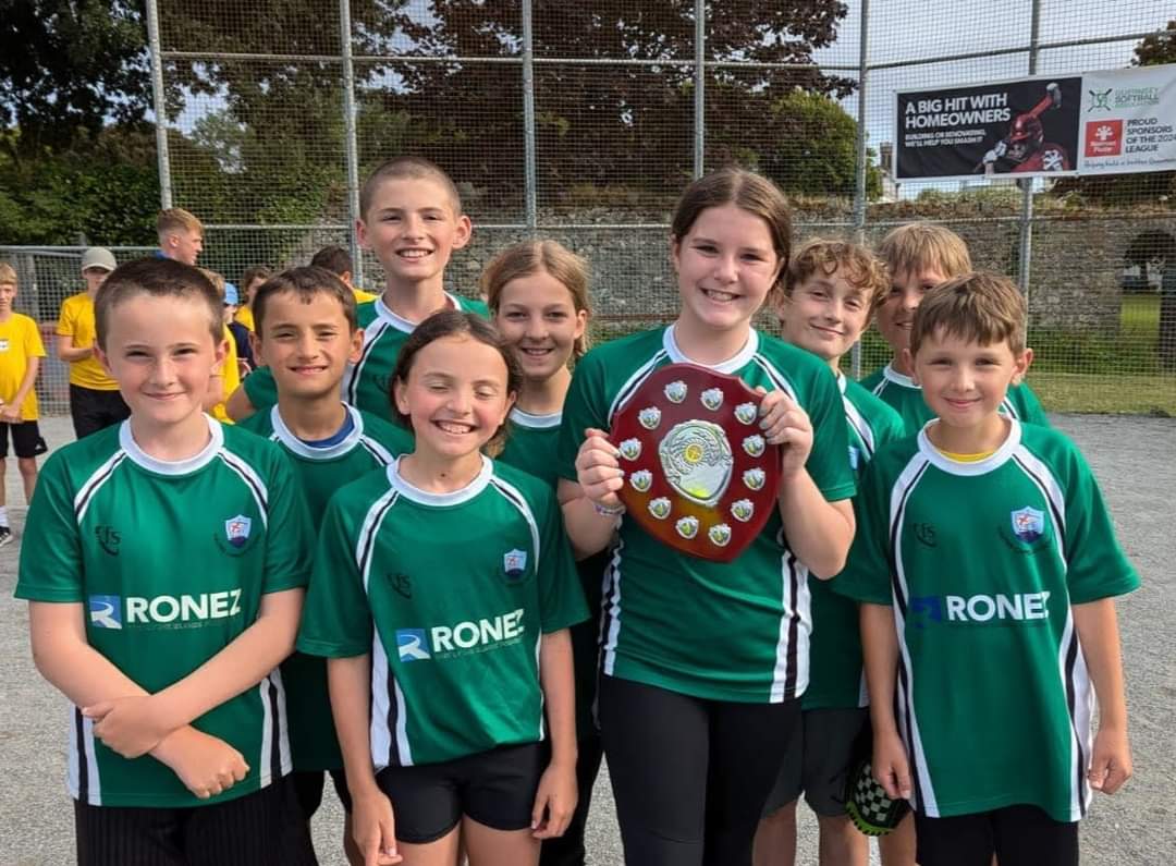 Huge congratulations to Guernsey's <a href="/HautesCapelles/">Hautes Capelles</a> Primary School for winning this year's Island Softball Championships.

#Ronez are delighted to continue their sponsorship of the school's sports teams.

Well done everybody!