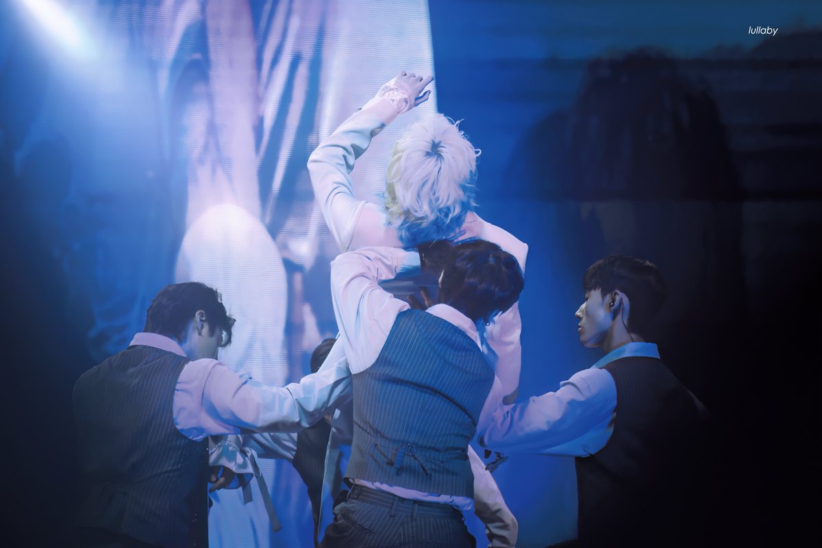 lullaby_1004yjh's tweet photo. 240724 CARAT LAND Day2 
신
#정한 #윤정한 #JEONGHAN
#ジョンハン #尹净汉 
#세븐틴     #seventeen
@pledis_17 https://t.co/Y5xSkql7Bq