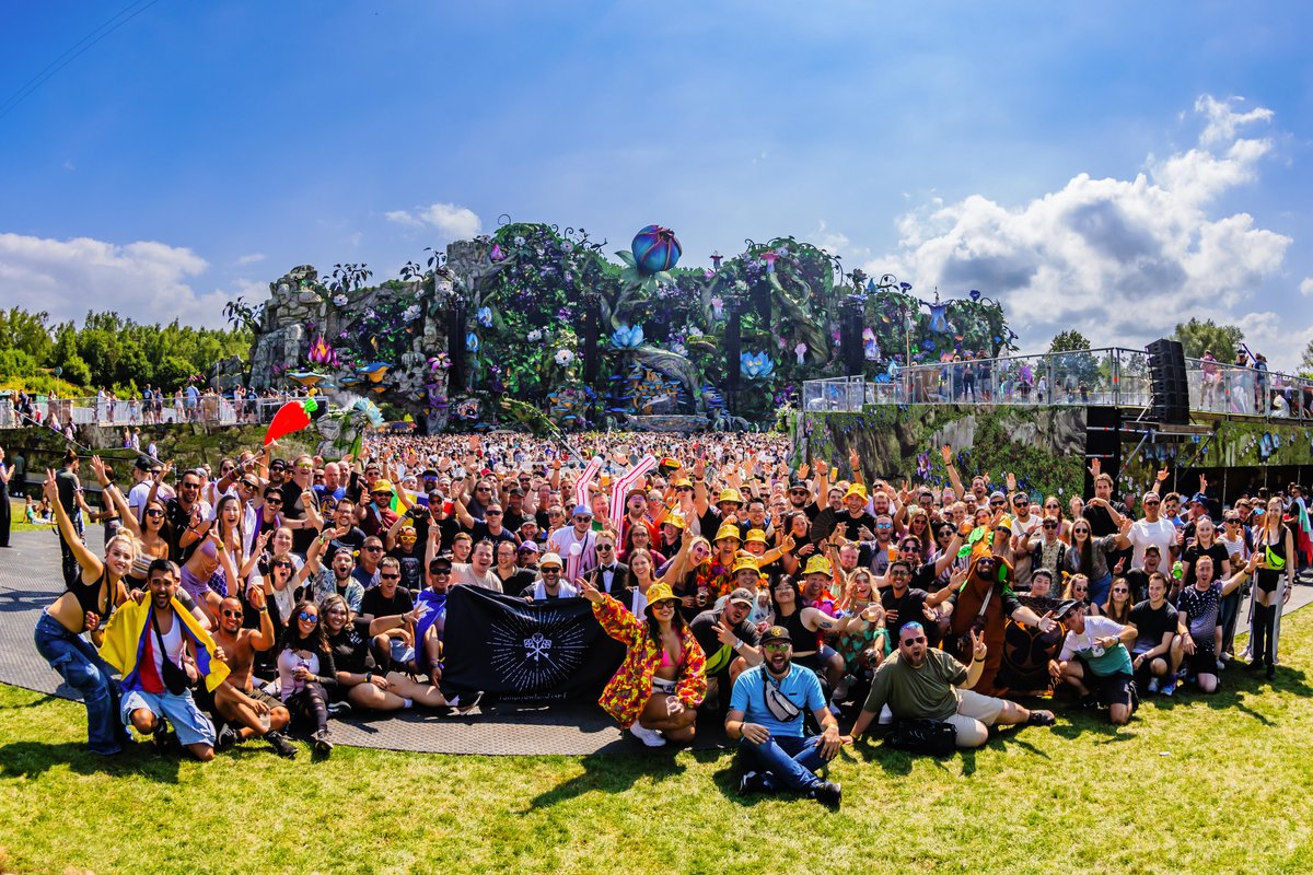 tomorrowlandnft's tweet photo. This was the community at Tomorrowland Weekend 1!

Live today, Love tomorrow, Unite forever https://t.co/arlnXZ1y1y