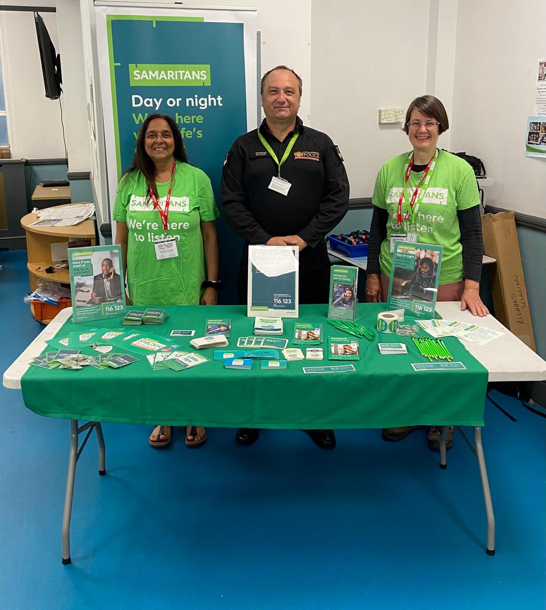 Raising awareness at Bishopgate Police station, where London Samaritans regularly offer emotional support to detainees and staff.

<a href="/COLP_Clan/">CityofLondonPolice</a>
<a href="/CroydonSams/">Croydon Samaritans</a>
