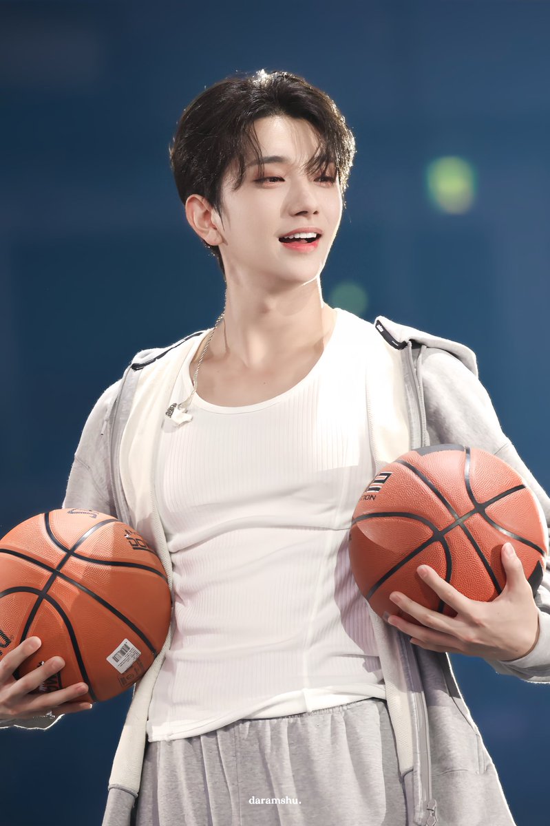 Daramshu1230's tweet photo. 아잉
240724 caratland Day2
#조슈아 #슈아
#Joshua #seventeen
#세븐틴 #CARATLAND https://t.co/hJhwZCxtOs