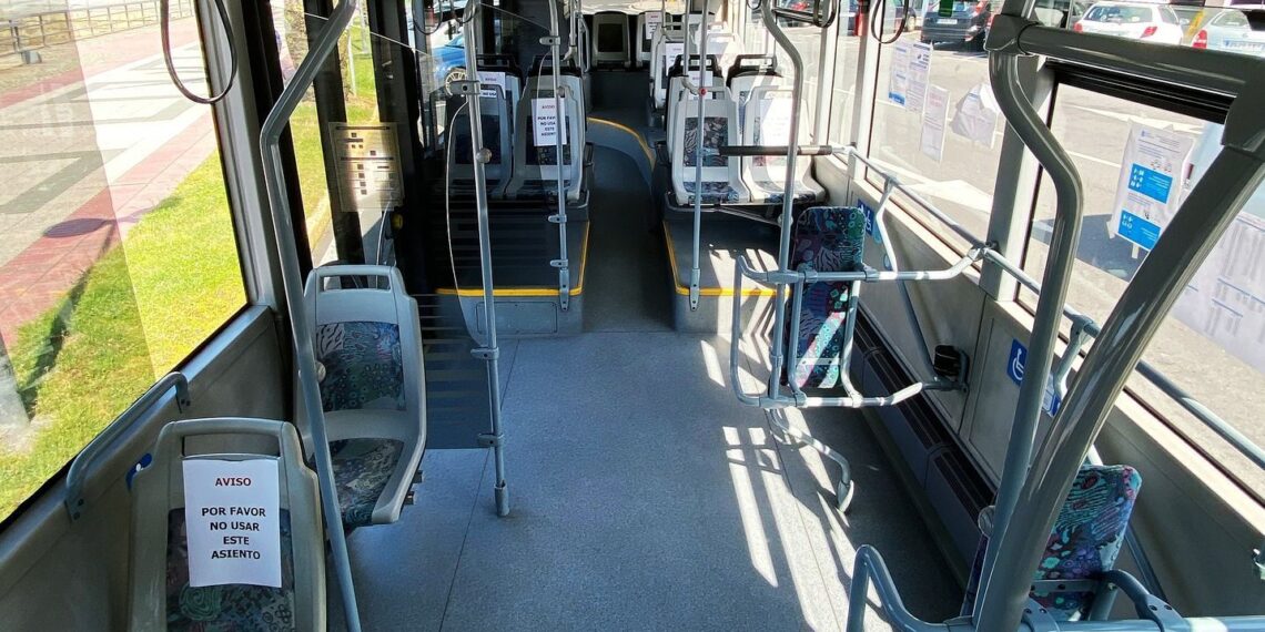 👉Ivan Rivas pide la intervención del gobierno de Rey Varela para solucionar el conflicto de transporte urbano
ferrol360.es/ivan-rivas-pid…