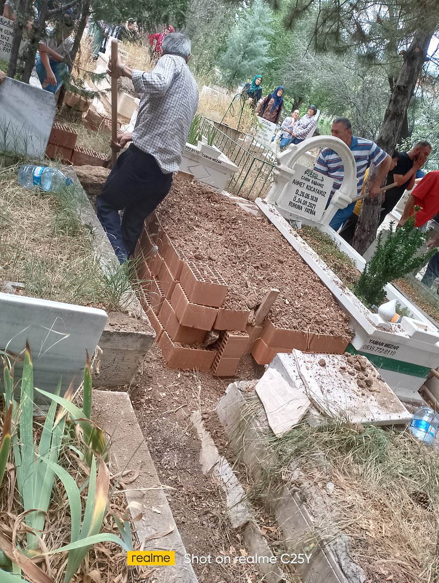 Bir Stajyer evladımız ağır şartlarda iş ortamında çalışırken vefaat etti 
İhmal Karlık varmı ? 

Öğrencimi  işçi mi ?

<a href="/eczozgurozel/">Özgür Özel</a>
<a href="/RTErdogan/">Recep Tayyip Erdoğan</a>
<a href="/isikhanvedat/">Prof. Dr. Vedat Işıkhan</a>
<a href="/_cevdetyilmaz/">Cevdet Yılmaz</a>
<a href="/Yusuf__Tekin/">Yusuf Tekin</a>
 ÇırakStajyer Tam Sigorta İstiyor
#ÇırakStajyerÖlüyorAmaÇalışanDeğilDiyorsunuz