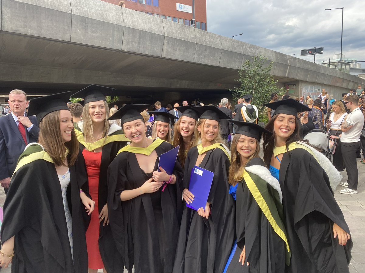 A very belated graduation post celebrating the end of my degree with the best company! 👩‍🎓

Can’t thank <a href="/sheffjournalism/">Sheffield Journalism</a> enough for the best 3 years, the tutors and my course mates who are just amazing. 

Student Lucy - over and out 🫡