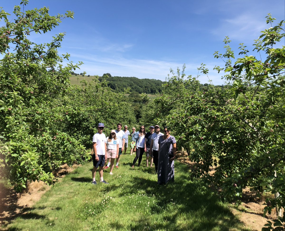 LittlePomona's tweet image. 🍎Fancy a peak behind the scenes? Just a few dates left for our Tour, Tasting &amp;amp; Cheese Matching experiences this year - this Sunday, 28 July, and 8 September. 
🥂 Spaces limited to 12
🧀 cheese pairing included
🎟 littlepomona.com/collections/wo…

😎Hope to see you! #RethinkCider