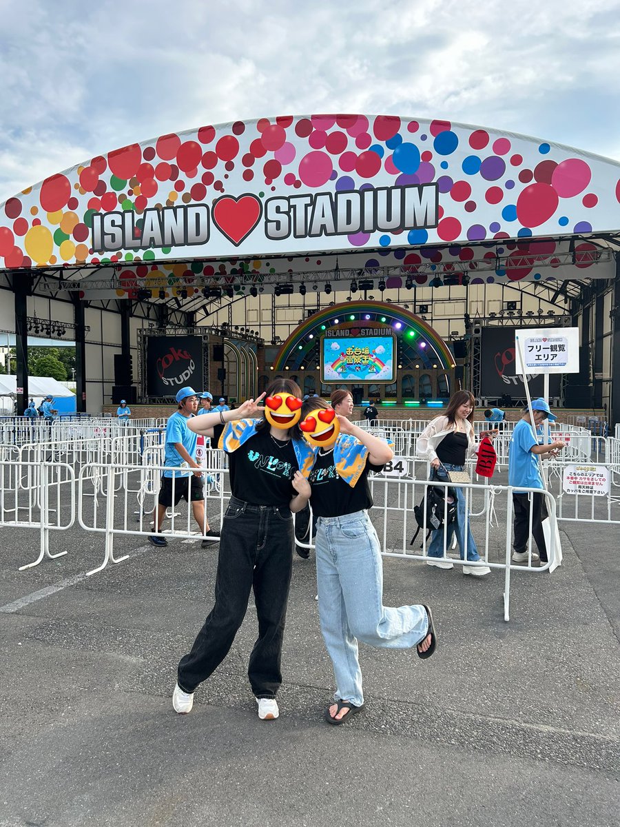 airiasahilgm's tweet photo. 7年ぶりのめざましライブ、今日は4列目のど真ん中で本当に楽しかった🥹✨
水鉄砲もかかりすぎてビッチョビチョになったけど最高に夏感じました🌻♡
ああ今日も可愛かった😭🎀

#めざましライブ　#めざましライブ2024 https://t.co/Sz4cL6NieM