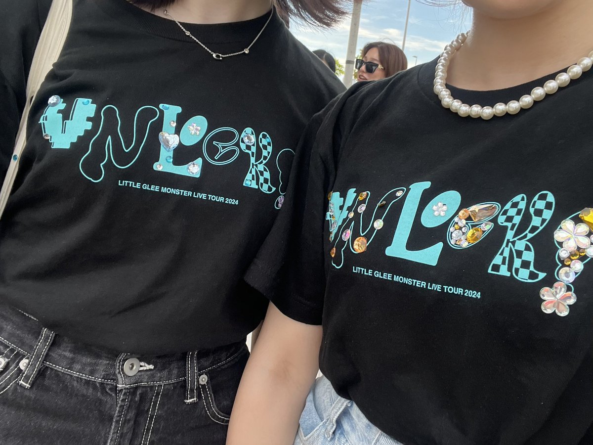 airiasahilgm's tweet photo. 7年ぶりのめざましライブ、今日は4列目のど真ん中で本当に楽しかった🥹✨
水鉄砲もかかりすぎてビッチョビチョになったけど最高に夏感じました🌻♡
ああ今日も可愛かった😭🎀

#めざましライブ　#めざましライブ2024 https://t.co/Sz4cL6NieM