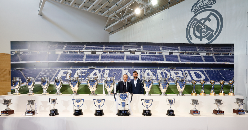 realmadrid's tweet photo. 🤍 Emotivo acto de homenaje y despedida de @nachofi1990. 🤍
#GraciasNacho