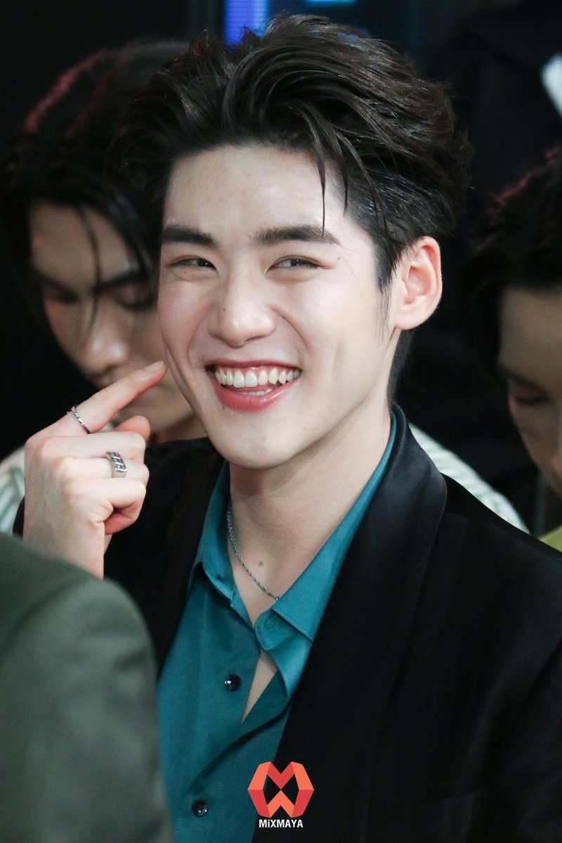 webmixmaya's tweet photo. เล้ง ธนพล มาร่วมงาน Watsons 28th Anniversary ฉลองครบรอบ 28 ปี วัตสัน พร้อมมอบความสุขให้กับทุกคน! 

Watsons x Leng 
#LengThanaphon
#watsonsth #watsons #Watsons28thAnniversary https://t.co/0Ti9NadQC9
