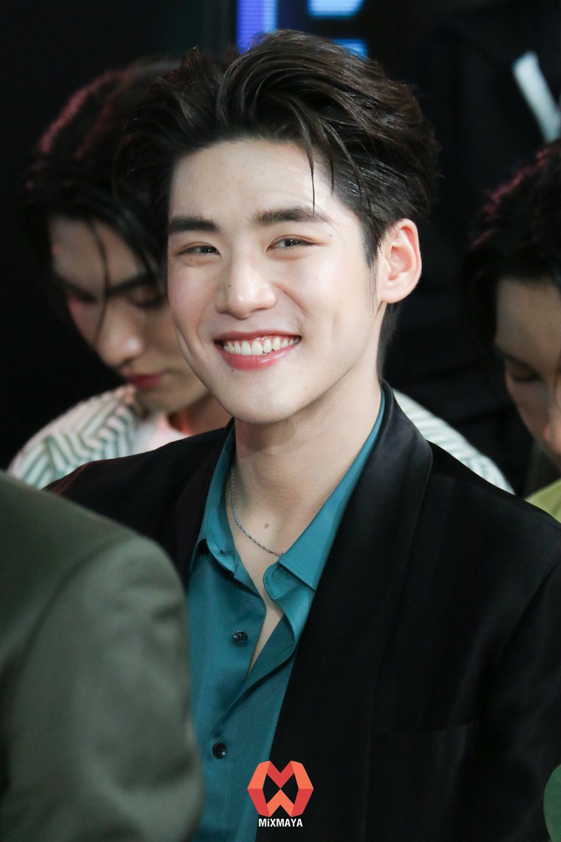 webmixmaya's tweet photo. เล้ง ธนพล มาร่วมงาน Watsons 28th Anniversary ฉลองครบรอบ 28 ปี วัตสัน พร้อมมอบความสุขให้กับทุกคน! 

Watsons x Leng 
#LengThanaphon
#watsonsth #watsons #Watsons28thAnniversary https://t.co/0Ti9NadQC9