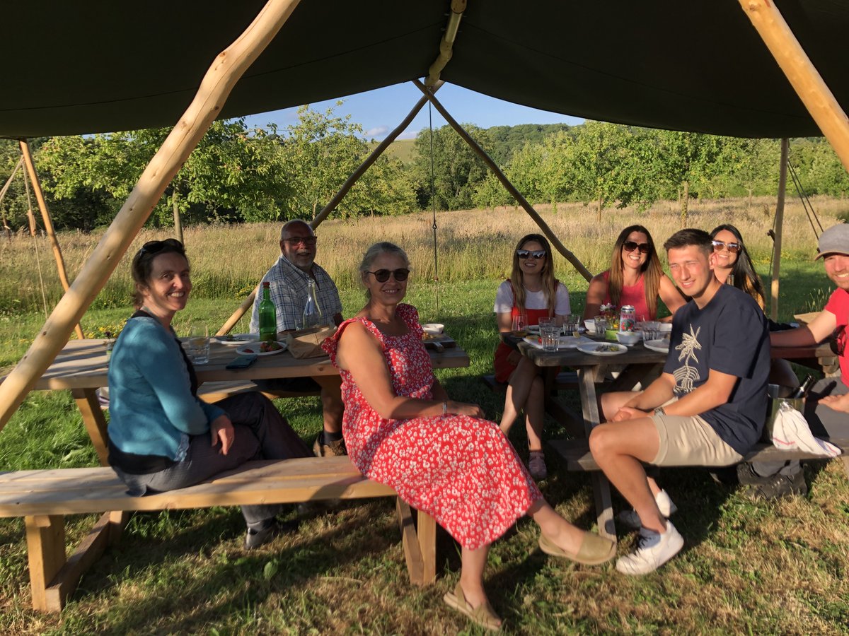 LittlePomona's tweet image. 🍎Fancy a peak behind the scenes? Just a few dates left for our Tour, Tasting &amp;amp; Cheese Matching experiences this year - this Sunday, 28 July, and 8 September. 
🥂 Spaces limited to 12
🧀 cheese pairing included
🎟 littlepomona.com/collections/wo…

😎Hope to see you! #RethinkCider