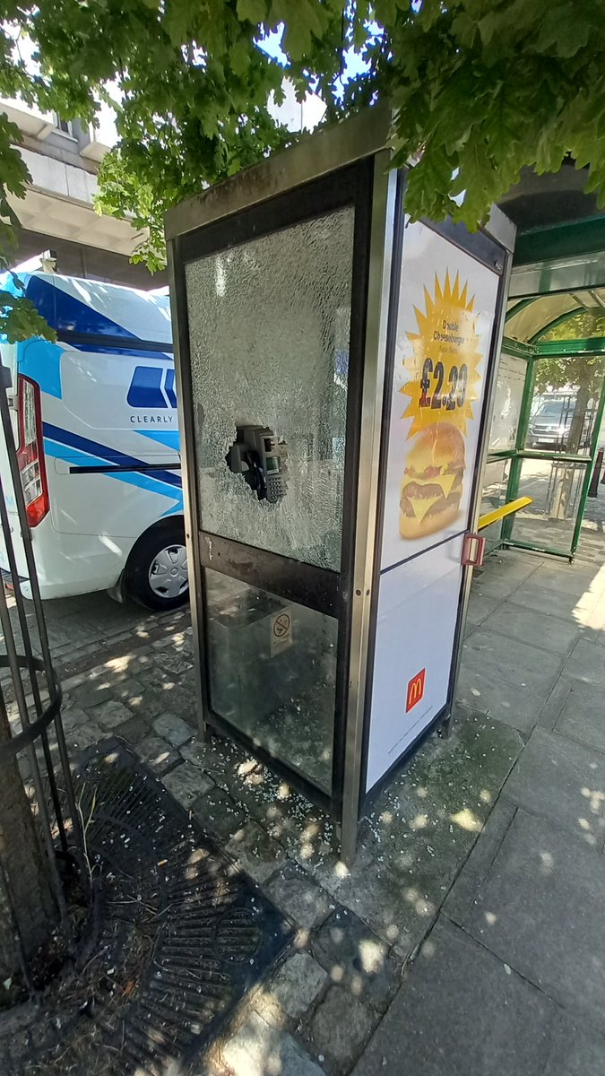 AndyGibsonTV's tweet image. Why do individuals insist on doing this?
Phone Boxes are some people's only method of wider communication.
If they're continually damaged then City Councils will just get rid.
#CriminalDamage #Vandalism #PhoneBox #BrokenWindow #Aberdeen #NorthEast