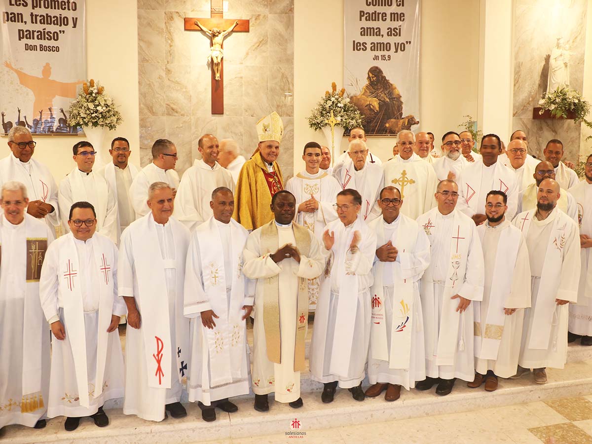 infoANS_EN's tweet photo. #Dominican Republic - #Priestly Ordination of #Salesian Leonel Ramos
https://t.co/IA0P0x4KbI https://t.co/CegIaE7UxA