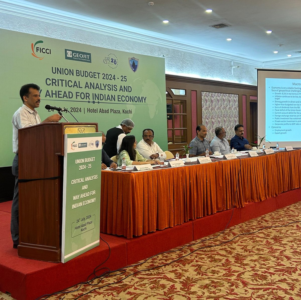 CPPRIndia's tweet photo. Prof @Veeramani_CDS gave a macro analysis of #Budget2024
He opined that the context of this #Budget is a stable economic context with low core #inflation, stable foreign reserves and a steady growth rate.
@ficci_india @CdsTrivandrum @GeojitFinancial
#BudgetWithCPPR #CPPRIndia https://t.co/JqogRCUve8