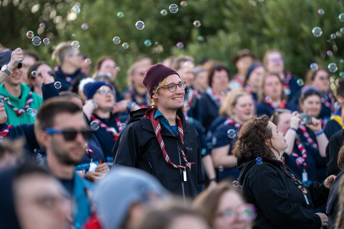 ScoutingEurope's tweet photo. What an incredible evening! Over 1,000 volunteers gathered for the IST opening ceremony at #Roverway2024, all set against a stunning golden sunset. The photos say it all!
#NorthoftheOrdinary https://t.co/zUOaFSLTN6