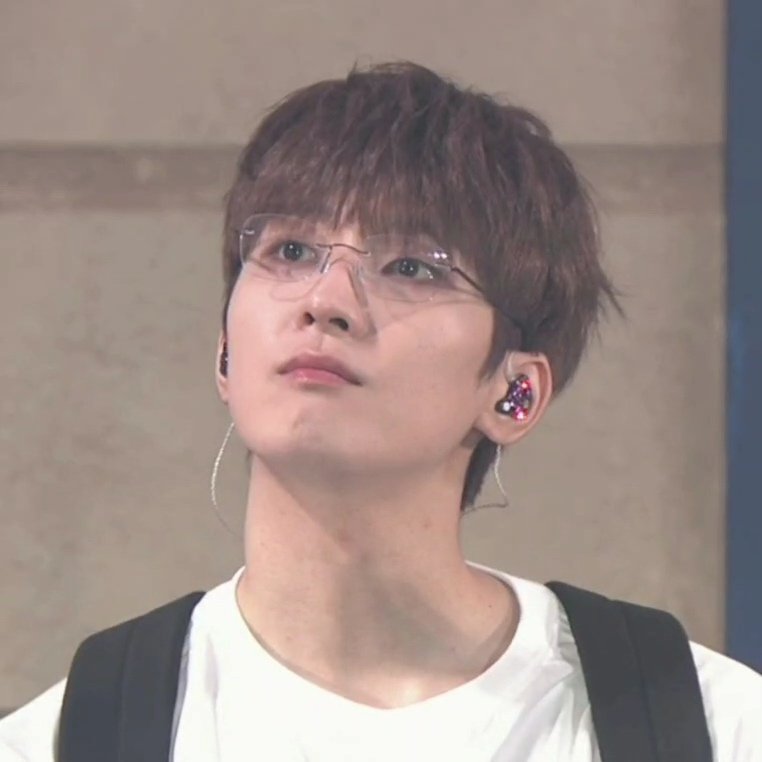 jwvvoo's tweet photo. 전원우 니 몇살이냐고 5년째묻고잇다지금 https://t.co/pOhgaqUp0J