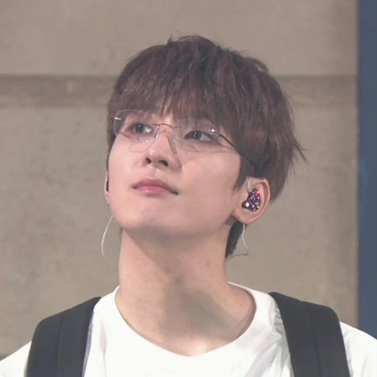 jwvvoo's tweet photo. 전원우 니 몇살이냐고 5년째묻고잇다지금 https://t.co/pOhgaqUp0J