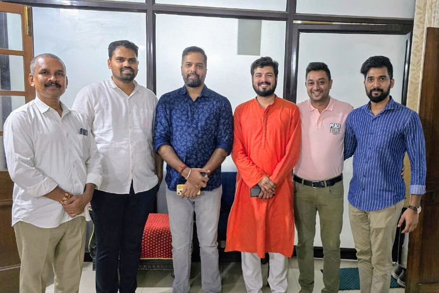 DevendraPai's tweet photo. Last night, friends from three batches of MIT School of Government @mit_sog 's Masters programme in Government caught up in the National Capital
#MITSOG #MIT_SOG #mitschoolofgovernment https://t.co/WqM0Gf4j9H
