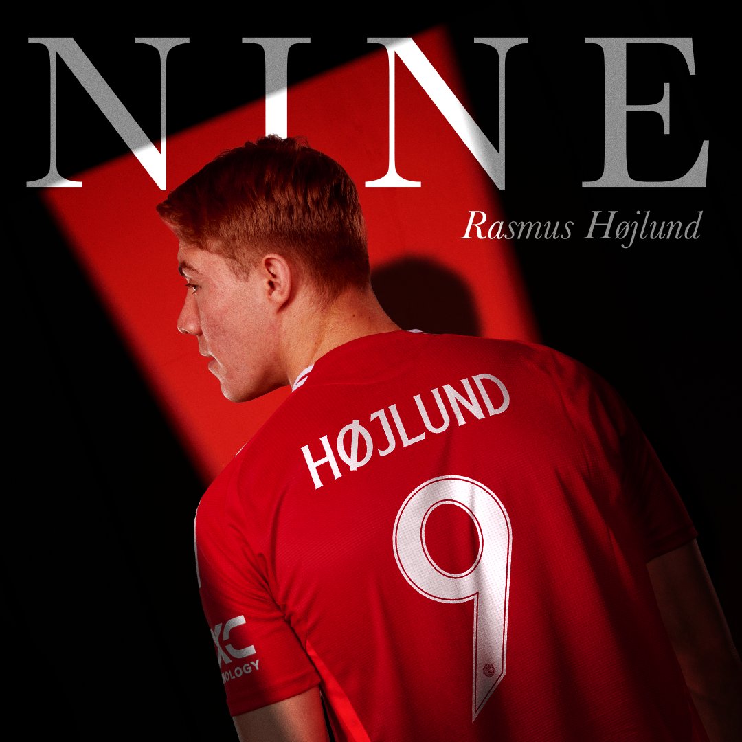 ManUtd's tweet photo. Ready to lead the line.

Introducing Manchester United’s new number 9️⃣: Rasmus Hojlund 🔥

#MUFC