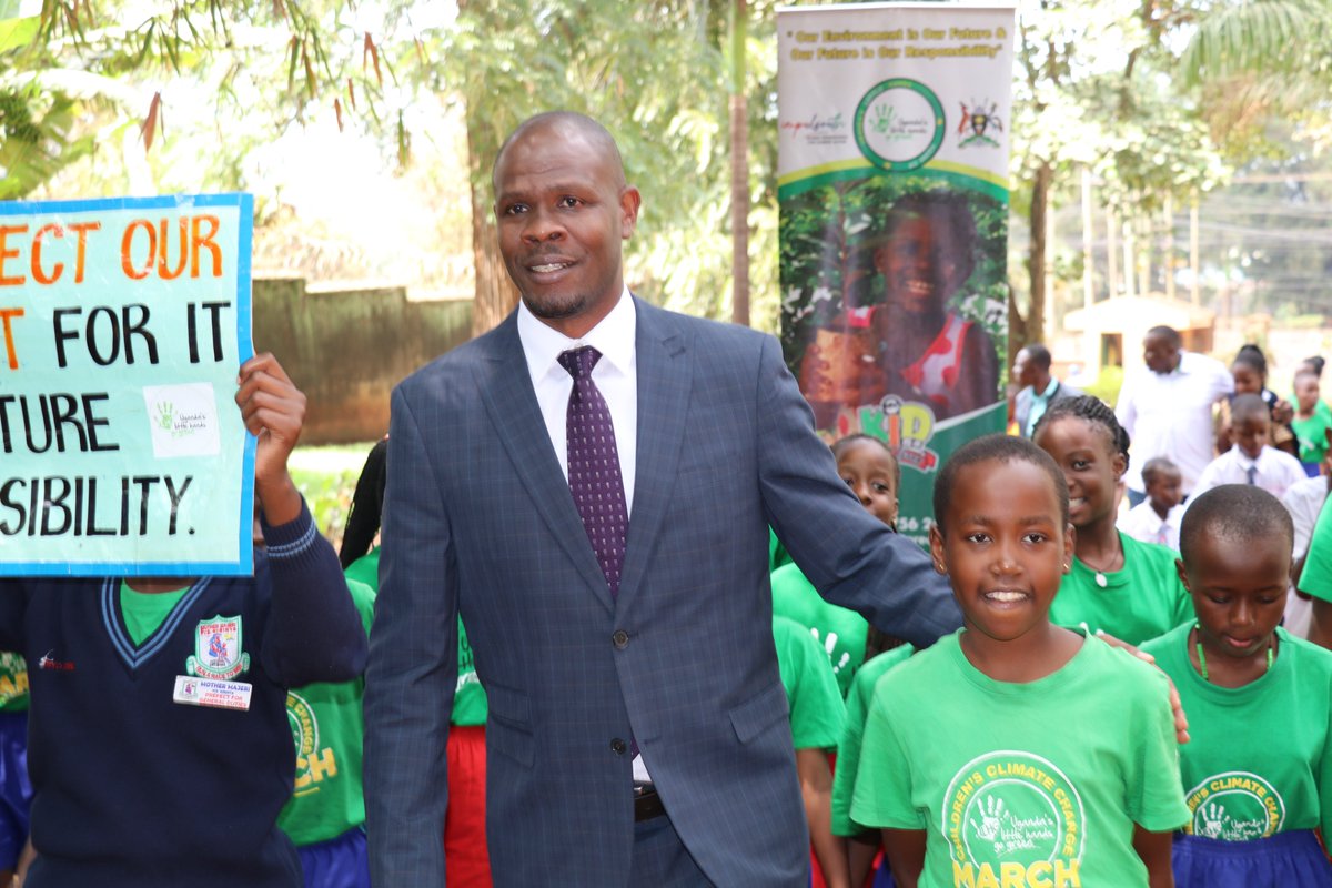 ForestryMgt_MWE's tweet photo. The strategy was unveiled by NFA Ag. Executive Director (ED), Stuart Maniraguha, during a meeting with students from several schools, including Mother Majeri Primary School and Mbuya Parents School. #Forestchat #Treechat #NFAworks https://t.co/H45sEpFb0g