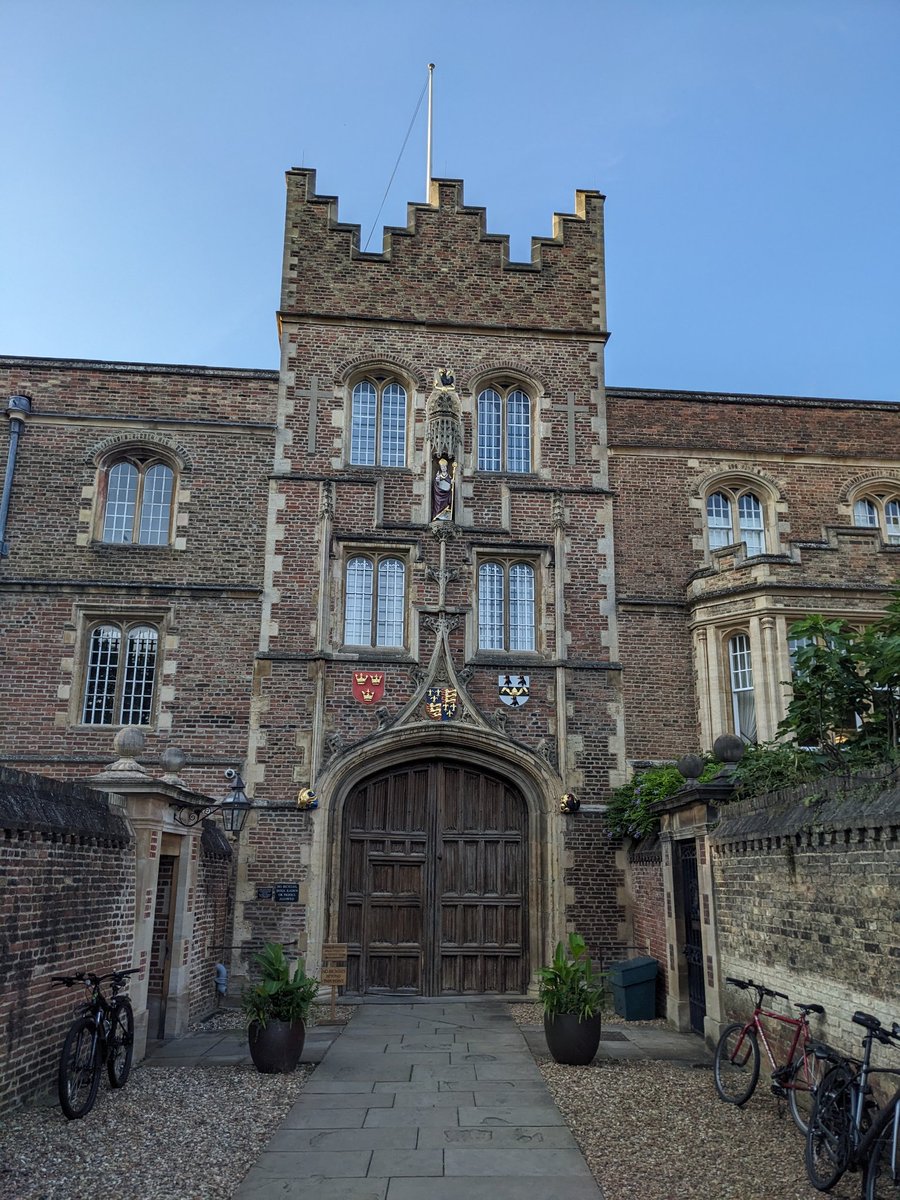 Tim Langen (@timlangen.bsky.social) (@_timlangen_) on Twitter photo Had a great time at <a href="/Cambridge_Uni/">Cambridge University</a> and <a href="/JesusCollegeCam/">Jesus College</a> for the ICAP satellite conference on Cold Atoms and #Molecules for Fundamental Physics.
manybody.phy.cam.ac.uk/ICAPSatellite
Thanks to <a href="/UltracoldTiff/">Dr Tiffany Harte</a> and <a href="/UlrichCamPhy/">Ulrich Schneider</a> for a fabulous workshop! Had a great time at <a href="/Cambridge_Uni/">Cambridge University</a> and <a href="/JesusCollegeCam/">Jesus College</a> for the ICAP satellite conference on Cold Atoms and #Molecules for Fundamental Physics.
manybody.phy.cam.ac.uk/ICAPSatellite
Thanks to <a href="/UltracoldTiff/">Dr Tiffany Harte</a> and <a href="/UlrichCamPhy/">Ulrich Schneider</a> for a fabulous workshop!