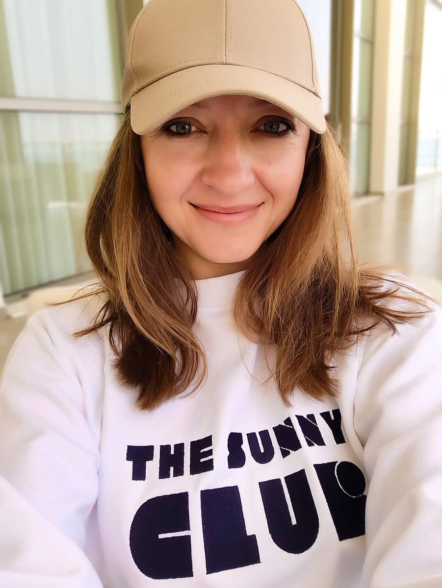 Jetting Around is back in action on Instagram, with a new vibe! ✨✨ I hope to inspire you with #travel guides, creative writing, and insights about #expatlife and #entrepreneurship. Follow here: instagram.com/jetting.around.