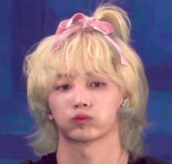 𝒀𝑶𝑶𝑵𝒁𝑰𝑵𝑶 🕶️                      𝒀𝑶𝑶𝑵𝑲𝑲𝑼 🎀