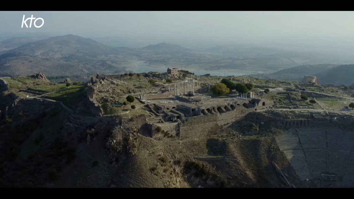 KTOTV's tweet photo. 📜 La série #documentaire "Les 7 Eglises de l'#Apocalypse" tente de percer le mystère du Livre de l’Apocalypse. Cet épisode nous emmène sur les traces de l'#Antéchrist, à #Pergame, où se trouverait "le trône de #Satan".
👉 A revoir sur https://t.co/wcWALuwdbX https://t.co/6NUU9LTnK5