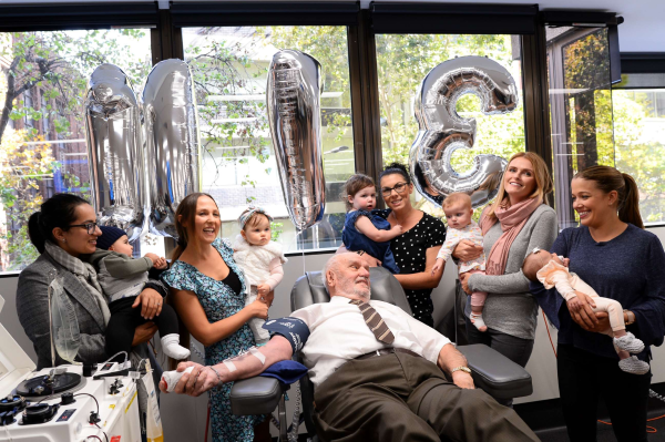 KnowledgeZoneIn's tweet photo. #KnowledgeBit: James Harrison, also known as the "Man with the #GoldenArm," is an Australian blood donor whose blood has been instrumental in saving countless lives.
His #Blood #Plasma is estimated to save over 2.4 million babies.
https://t.co/KChoAq2ypF https://t.co/WwXvmOXUxl