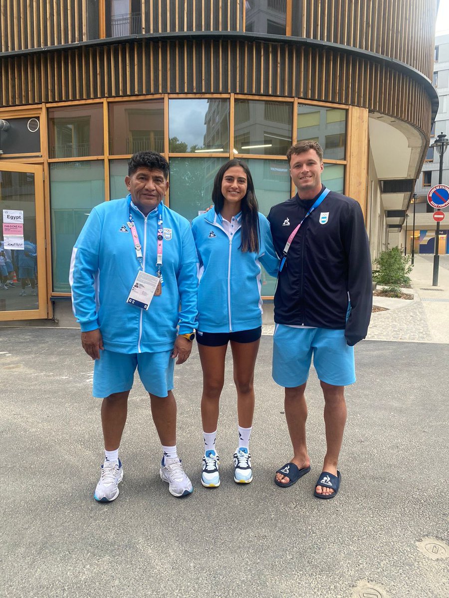 La foto más linda del año , los tres salteños , que desde hoy, compiten y sueñan en los Juegos Olímpicos Paris 24 . Lo mejor para Ustedes, que ya son parte del Orgullo del Deporte local . FELICITACIONES !!!! Guille Cazon, Vale Raposo y Tomi Elizalde 👏🏼👏🏼👏🏼🙌🏼🙌🏼🙌🏼🇦🇷🇦🇷🇦🇷