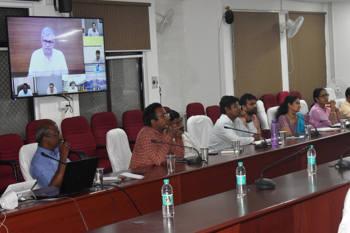 Shri Ashwini Vaishnaw, Union Railway Minister addressed a Press Conference today presenting State wise Highlights of Railway Budget.  In Salem, DRM, ADRM &amp; other officials, along with media personnel, attended the Press Conference.

<a href="/GMSRailway/">Southern Railway</a>  <a href="/RailMinIndia/">Ministry of Railways</a>