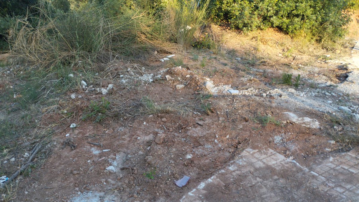 ❗️A l’entorn del Pantà de Can Guitart i Torre Vileta📍 s’estan fent abocaments de runa al medi.

🟡Des de Cer✅elló de Primera-ERC, ja ho hem denunciat a l’equip de govern per a que persegueixi al responsable.

#Cervellódeprimera🟡🟢
#Cervellódeprimera #Cervelló