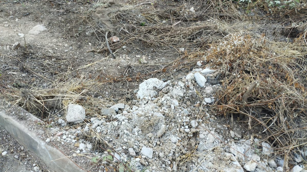 ERC_Cervello's tweet photo. ❗️A l’entorn del Pantà de Can Guitart i Torre Vileta📍 s’estan fent abocaments de runa al medi.

🟡Des de Cer✅elló de Primera-ERC, ja ho hem denunciat a l’equip de govern per a que persegueixi al responsable.

#Cervellódeprimera🟡🟢
#Cervellódeprimera #Cervelló https://t.co/2UUdvaJqqv