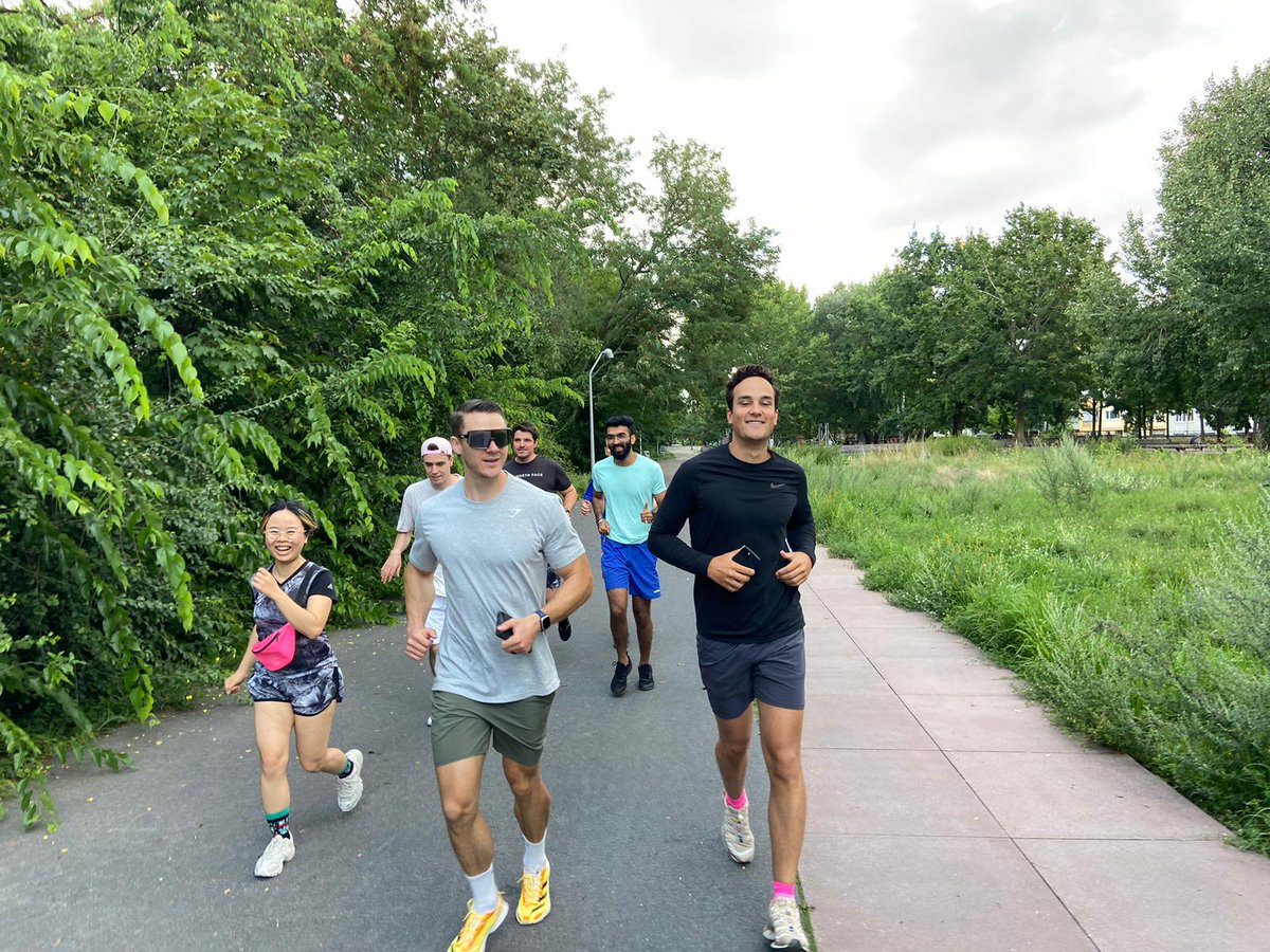 w3_hub's tweet photo. Another w3.hub community run done ✅

We make sure that the Web3 nerds don't forget about their fitness

S/O to @Heintess_GM a real chad 💪 https://t.co/nJBgLXuHrt
