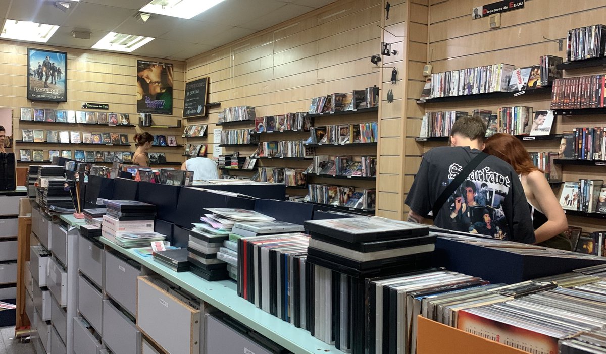 Queda UNA semana para el cierre definitivo de #Ficciones  
Aprovechad esta oportunidad única de comprar películas imposibles de encontrar #descatalogadas  #Coleccionistas #CineDeAutor #EdicionesDeLujo #FelizMiercoles #AFicciónate #JoyasDeCine