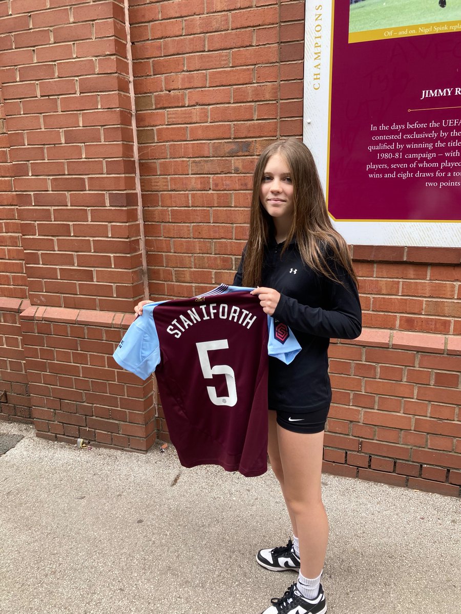 Aaronbate tweet media