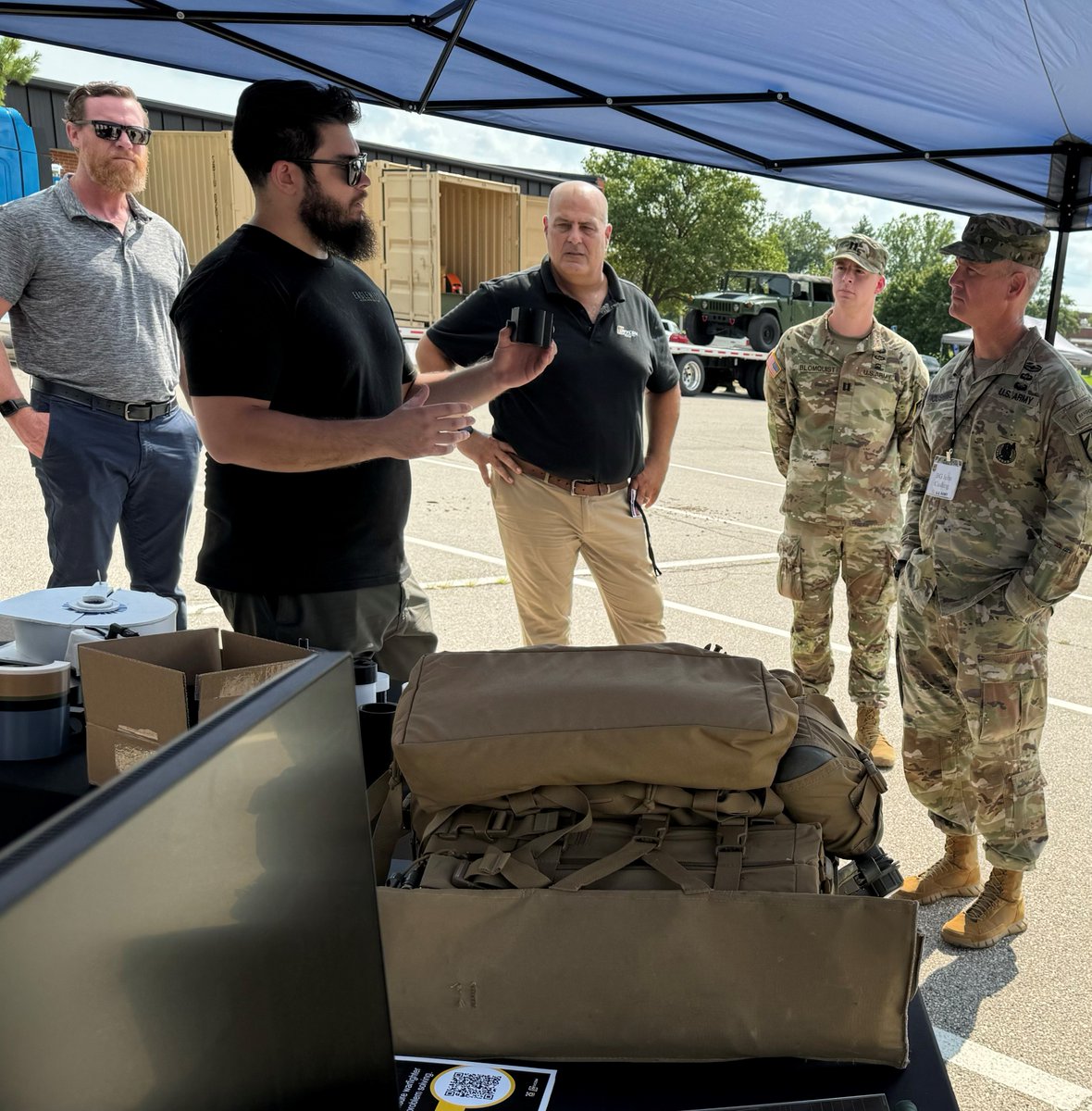 CMI2's Richard Machowski, Innovation Engineer, briefed BG John M. Cushing, Commanding General for <a href="/usarmy_devcom/">U.S. Army DEVCOM</a>, on Catalyst-Pathfinder projects and the  Mobile Immediate-Need Engineering Resource at @fortleonardwood's Protection and Maneuver Support Senior Leader Forum. #army