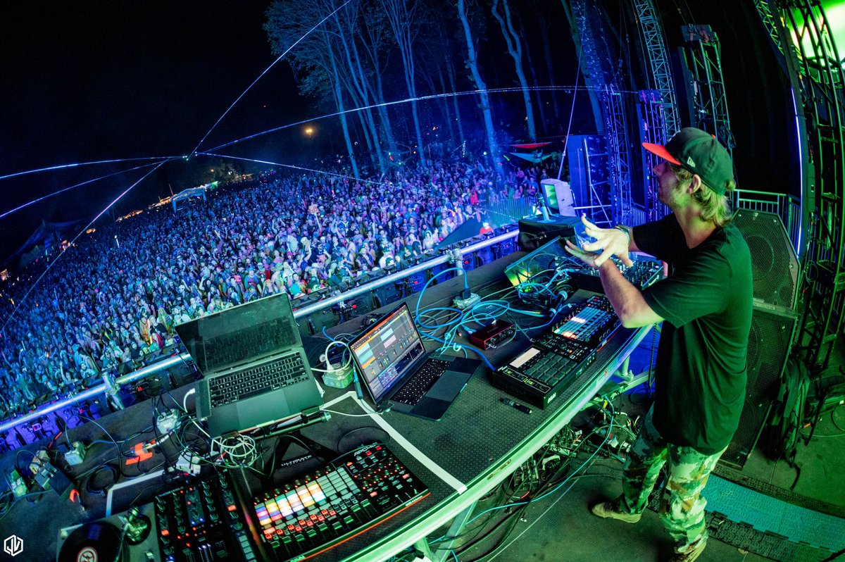 Daily Bread Music (@dailybreadmusic) on Twitter photo thank you Secret Dreams you were beautiful and toasty as ever this year! See you this weekend at Shambhala. π· <a href="/_johnverwey/">JV</a> thank you Secret Dreams you were beautiful and toasty as ever this year! See you this weekend at Shambhala. π· <a href="/_johnverwey/">JV</a>