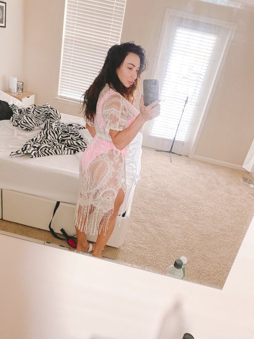 Friday 7/26  I will be going live .... 12pm PST https://t.co/k025tf1tmB  Come play with me.....come spank<a href="/tag/mondaymotivation"class="tags"><span>#mondaymotivation</span></a><a href="/tag/stronggirls"class="tags"><span>#stronggirls</span></a>