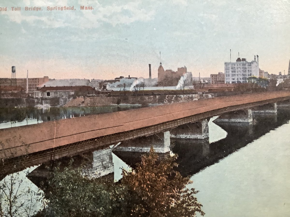 SpfldHistorian's tweet photo. Did you know we once had a covered bridge?  The old toll bridge, built in 1813, spanned the river from the foot of Bridge Street. When President James Monroe made his New England tour in 1817, the entourage crossed through. A hearty dinner awaited them at Parson’s Tavern. https://t.co/rxTIN6cVHK
