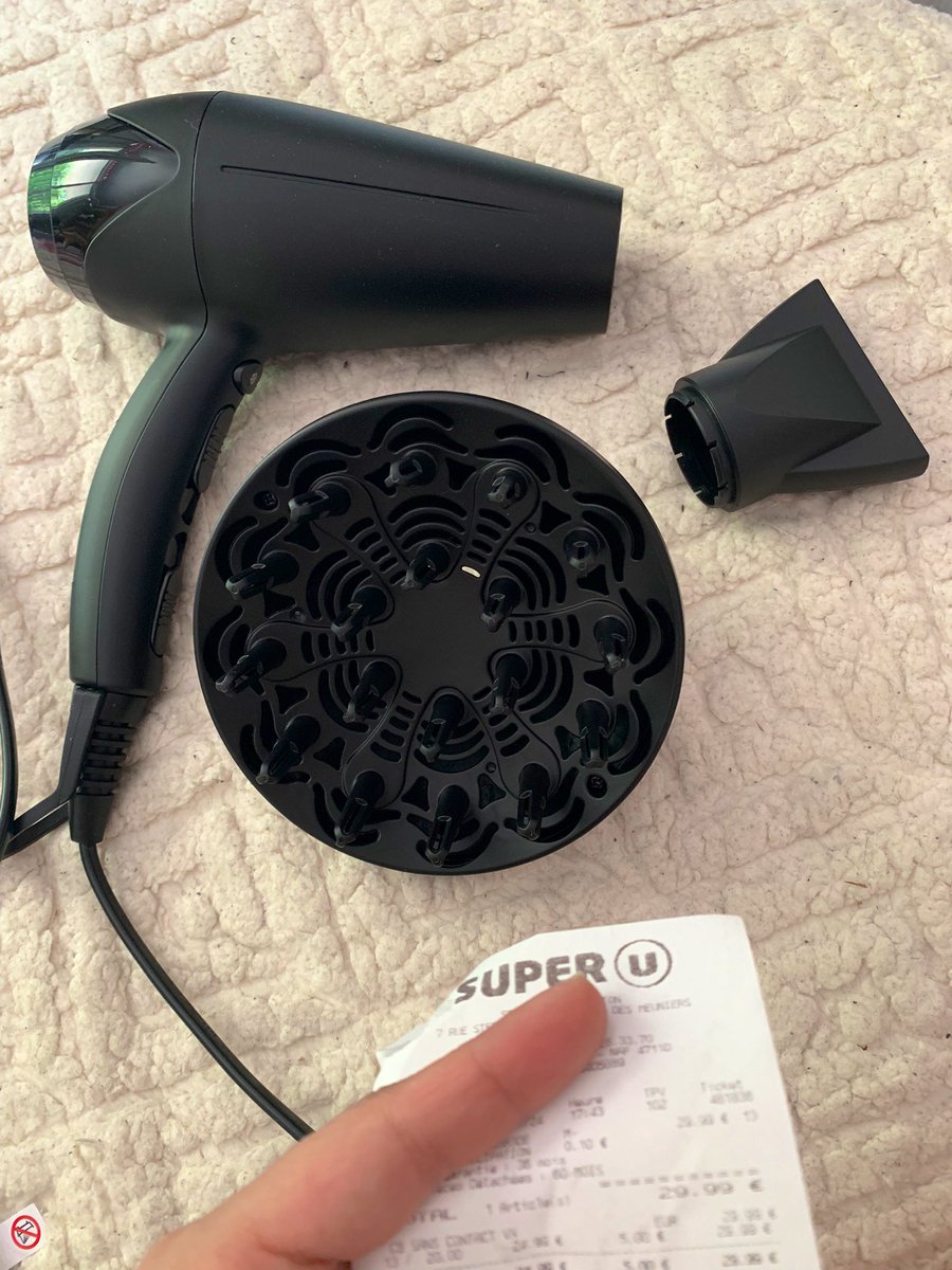 royalfrenchgirl's tweet photo. Tu me dois :

40€ coffret soin
30€ de sèche cheveux + diffuseur

Findom https://t.co/14ehTU3YUk