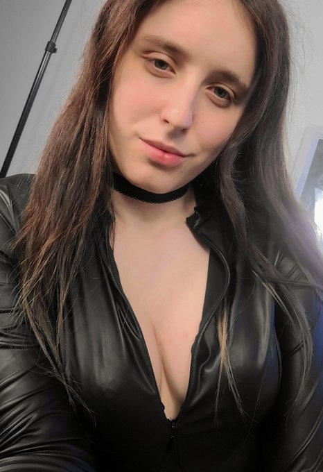 Been taking a little break from the internet but I miss you <3 https://t.co/EO2MLCb2wT