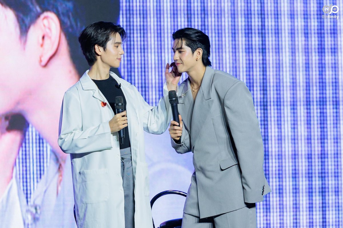luckychi0216's tweet photo. ✨ 30 Days challenge With Jimmy ✨
03🏷️Have you ever met Jimmy.
➡️2024.Jan.7 💜🩵
#JimmySea1stFanMeetinginTaipei
#30DaysChallengeWithJimmy
#jimmyyjp
#Tiny #tinybey https://t.co/sb84cbHLJt