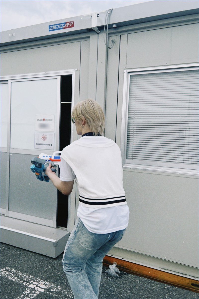 ballistik_fext's tweet photo. 誰か僕と、撃ち合いしませんか？

RIKI / 松井利樹🌹
#BALLISTIKBOYZ https://t.co/FkvKYCLsCA