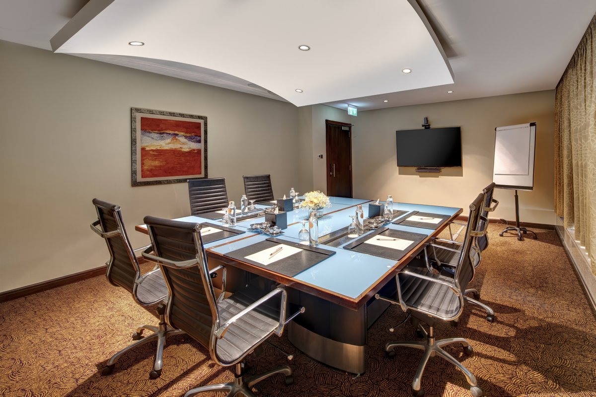 Looking for a convenient corporate meeting space? We have dedicated meeting rooms with modern audiovisual equipment to cater to your virtual communication requirements.
For meeting space booking inquiries, call 04 381 8037.
#meetingrooms #corporatemeetings #virtualmeetings