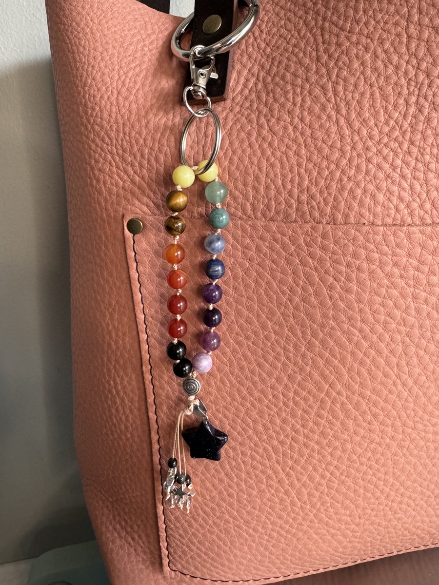 I hand-knotted this mala-style, gemstone shooting star charm. It’s in my shop, waiting to be loved. Link in bio. ⭐️💫✨