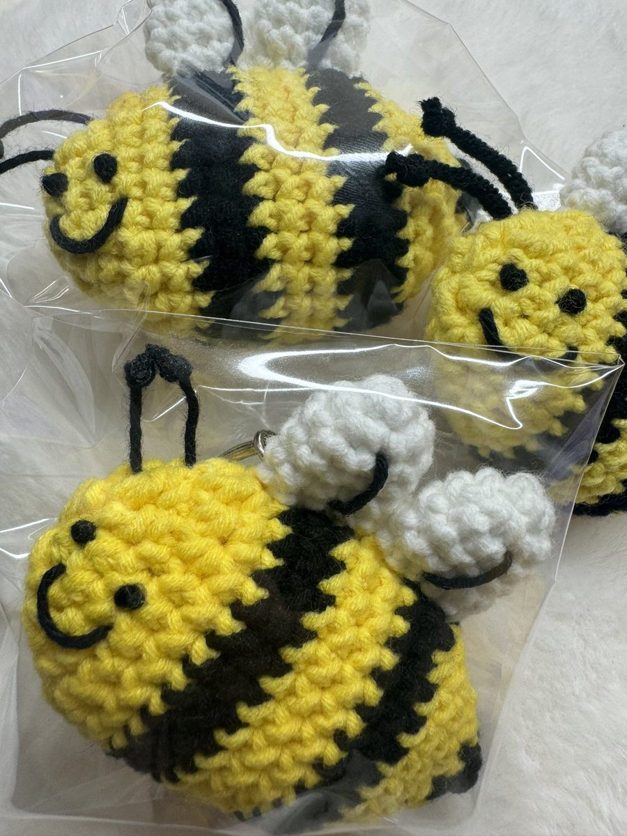 🐝 #rt 뜨개 꿀벌 나눔 이벤트🐝

 📌 rt 해주신 분들 중 2명 + (rt + follow) 해주신 분들 중 2명 [총 4명 추첨]
      -이벤트성 팔로우❌❌

📌자세한 내용은 타래를 확인해주세요

🗓️ ~8/8 
      !!당발 8/9!!
📦국내 주소지 + 택배비(반택,편택) 부담 가능하신 분들만 참여 부탁드립니다🙇‍♀️